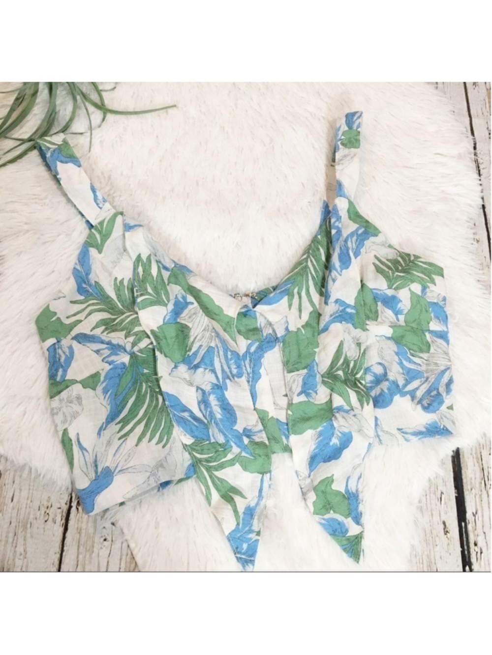 Very J floral crop top size large blue green tropical